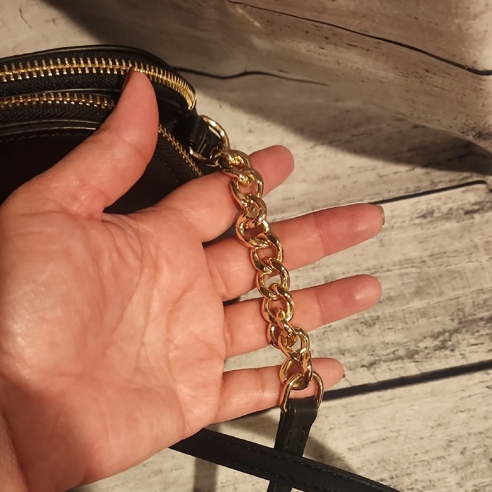 Nine West Black and Gold Crossbody Bag - Picture 3 of 6